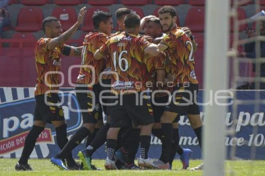 FÚTBOL . COYOTES VS LEONES NEGROS