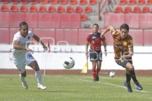 FÚTBOL . COYOTES VS LEONES NEGROS