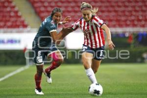 FÚTBOL FEMENIL . CHIVAS VS PUEBLA