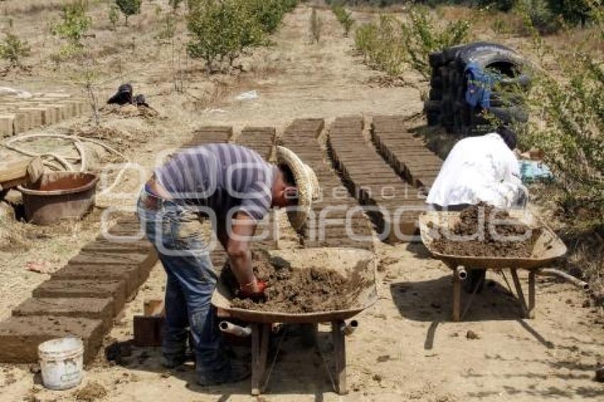 ELABORACIÓN DE LADRILLOS