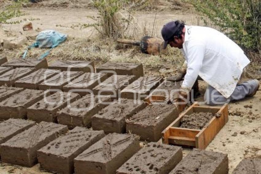 ELABORACIÓN DE LADRILLOS