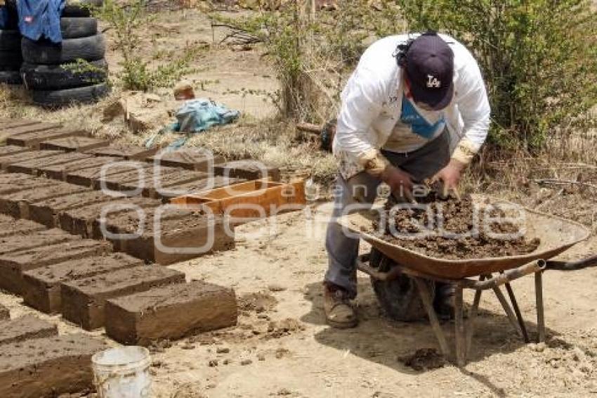 ELABORACIÓN DE LADRILLOS