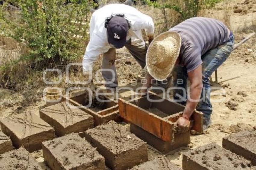 ELABORACIÓN DE LADRILLOS