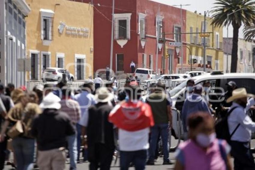 CASA AGUAYO . MANIFESTACIÓN