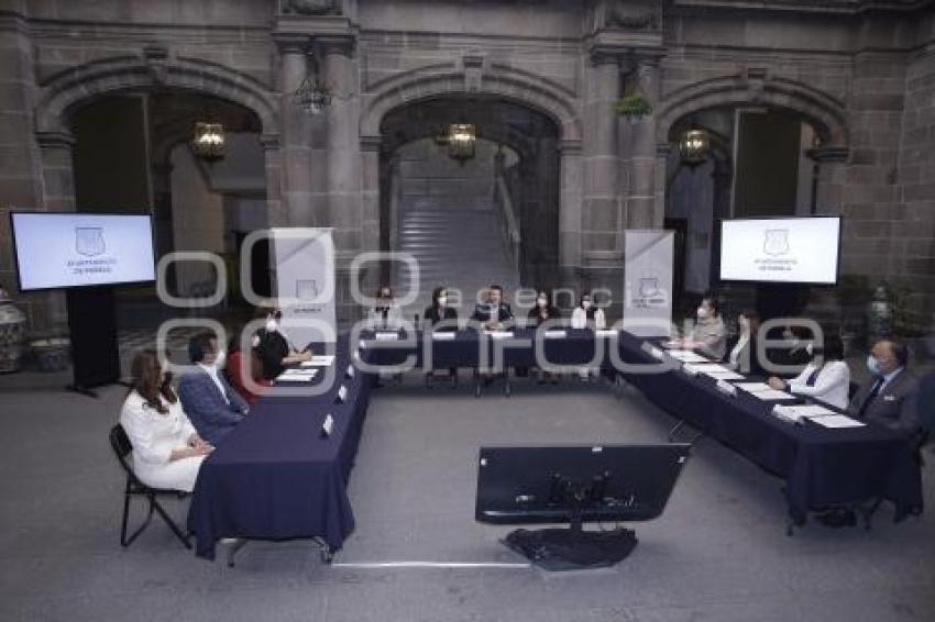 AYUNTAMIENTO . CONTIGO MUJER