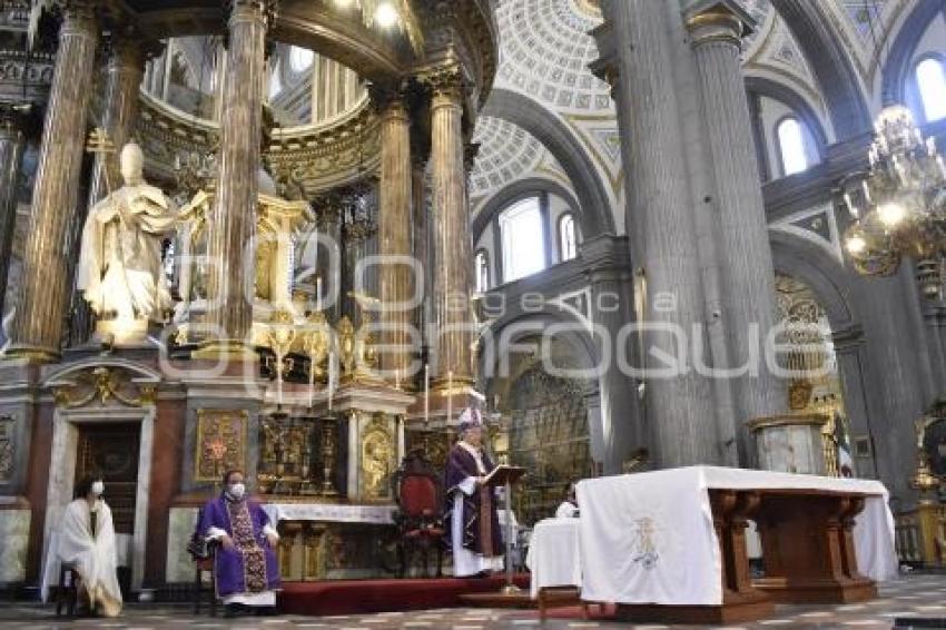 CATEDRAL . MISA