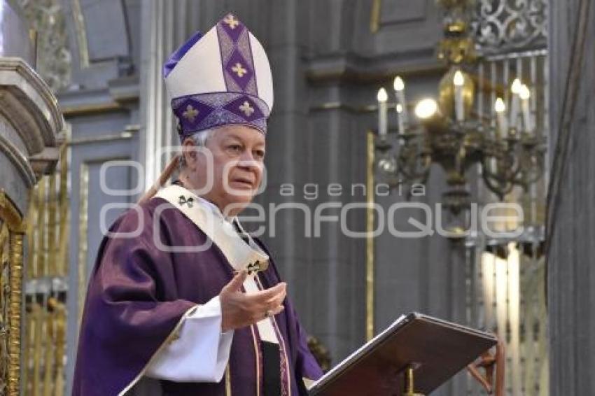 CATEDRAL . MISA