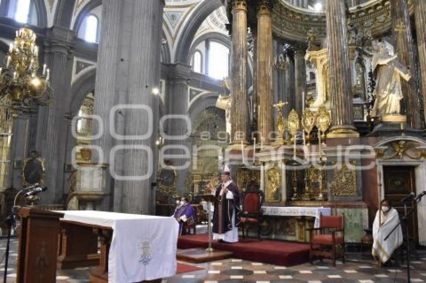 CATEDRAL . MISA