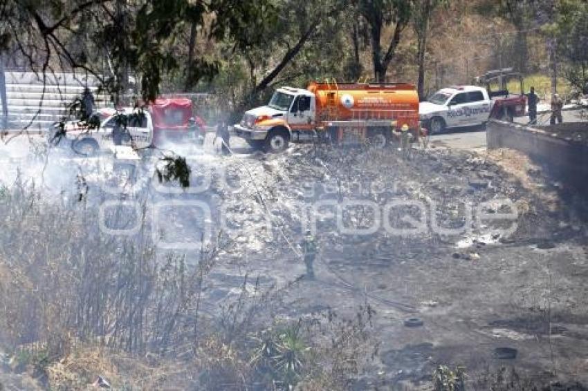 BOMBEROS . INCENDIO