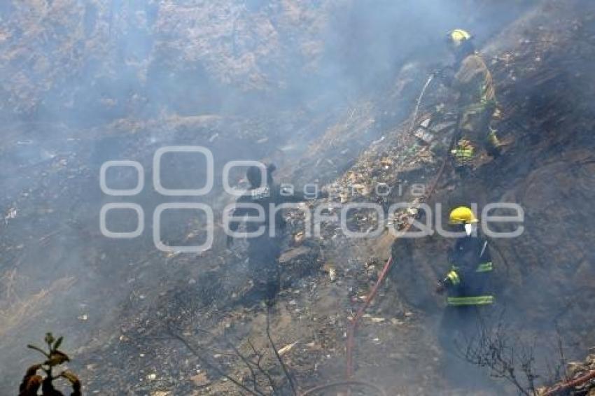 BOMBEROS . INCENDIO