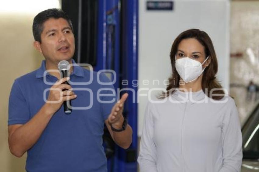 AYUNTAMIENTO . TALLERES MECANICA A MUJERES