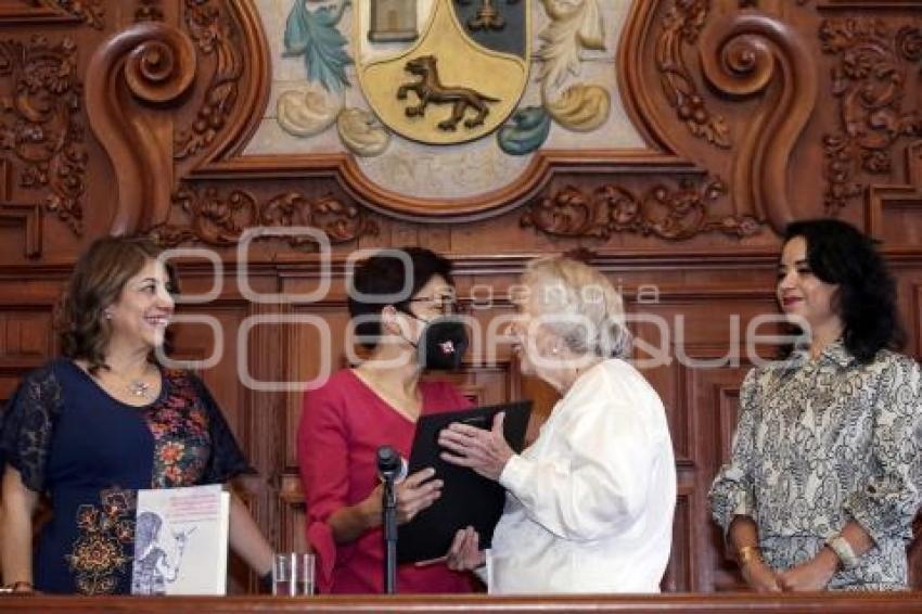 FENALI . ELENA PONIATOWSKA