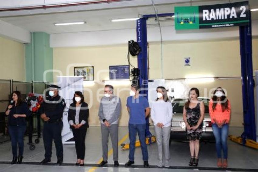 AYUNTAMIENTO . TALLERES MECANICA A MUJERES 