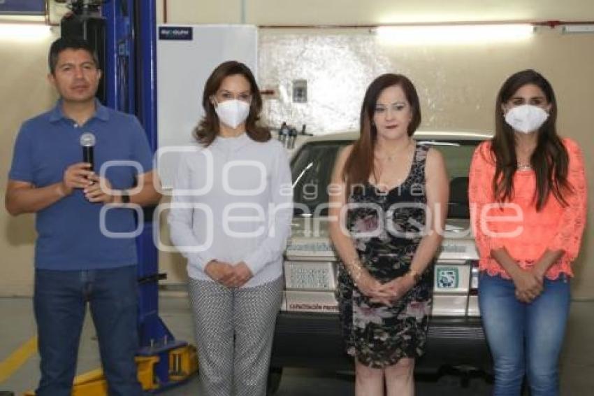AYUNTAMIENTO . TALLERES MECANICA A MUJERES