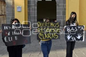 ESTUDIANTES INSTITUTO DE ARTES VISUALES