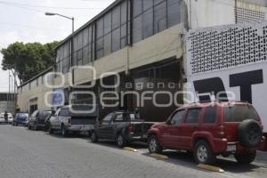 CICLOVÍA . AUTOS ESTACIONADOS