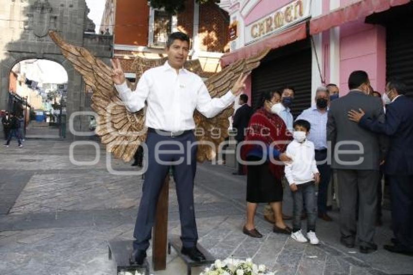 ESCULTURA . ALAS DE PUEBLA