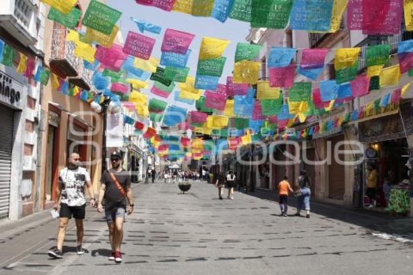 LA CALLE DE LOS DULCES