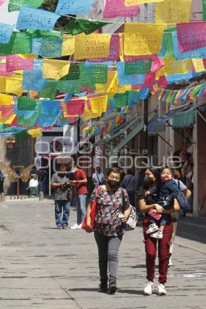 LA CALLE DE LOS DULCES