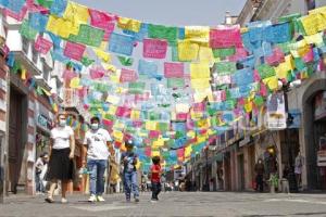 LA CALLE DE LOS DULCES