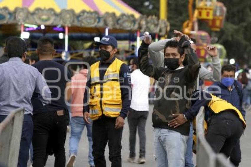 FERIA DE PUEBLA . LARGAS FILAS 