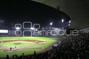 BÉISBOL . PERICOS VS BRAVOS