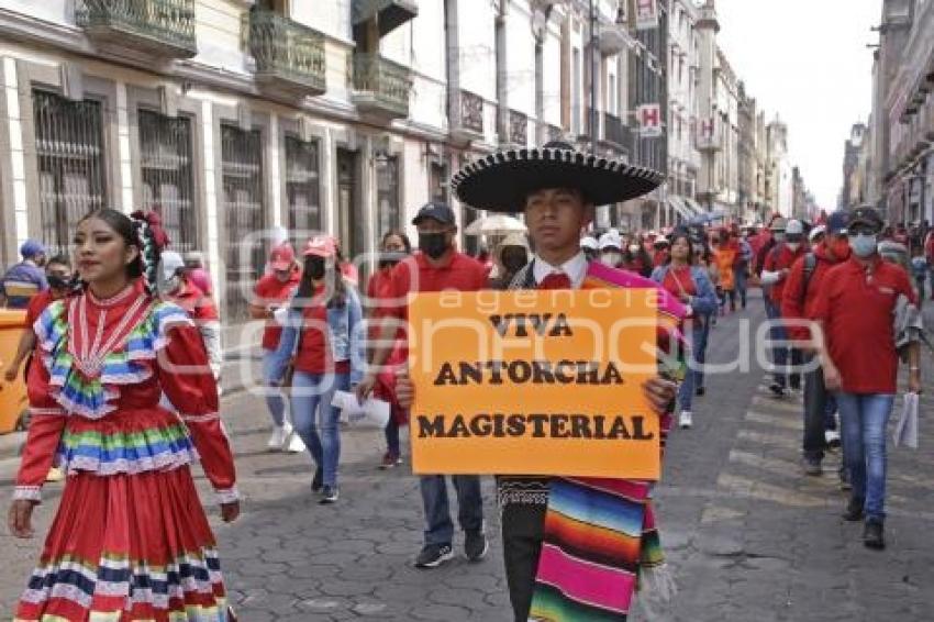 DÍA DEL TRABAJO . ANTORCHA MAGISTERIAL