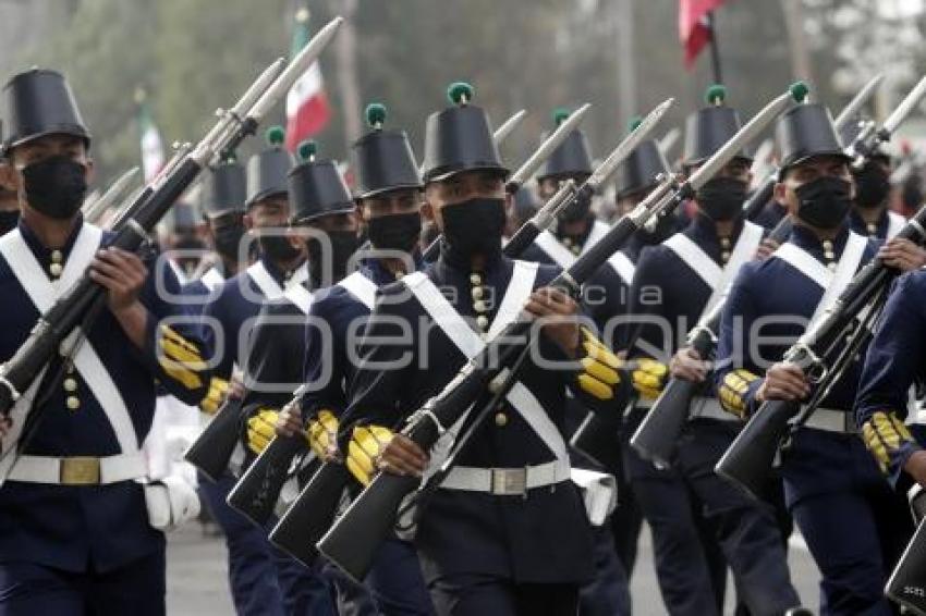 XXV ZONA MILITAR . ENSAYO DESFILE