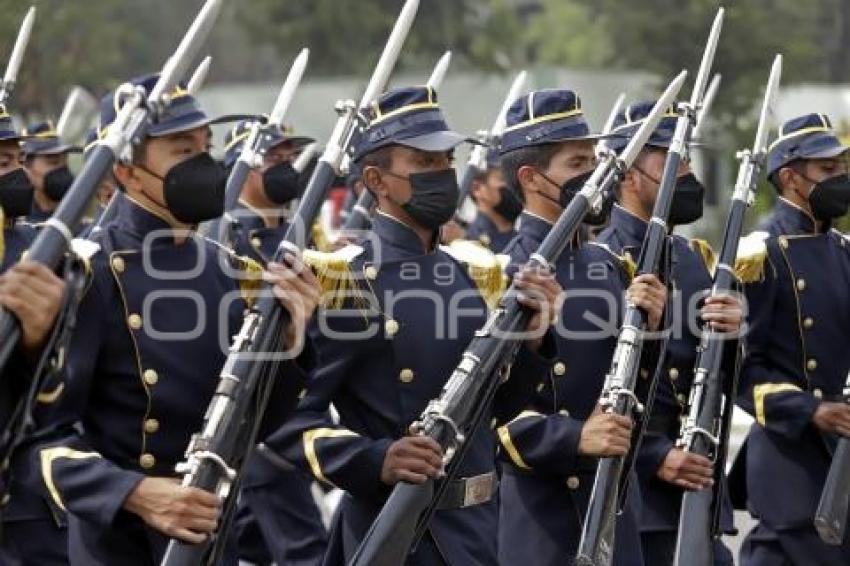 XXV ZONA MILITAR . ENSAYO DESFILE