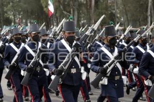 XXV ZONA MILITAR . ENSAYO DESFILE