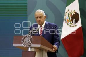 AMLO . MAÑANERA