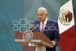 AMLO . MAÑANERA