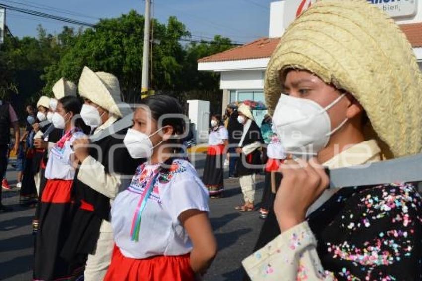 TEHUACÁN . DESFILE 5 DE MAYO