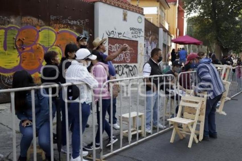 DESFILE 5 DE MAYO . APARTADO DE LUGARES