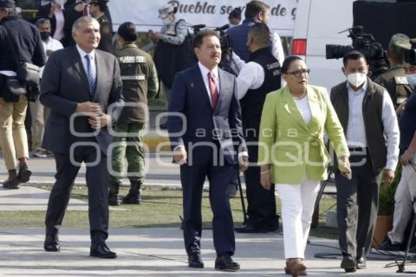 DESFILE 5 DE MAYO . INVITADOS