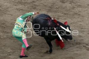 FERIA DE PUEBLA . TOROS