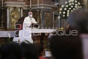 CATEDRAL . MISA