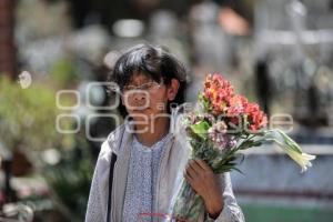 TLAXCALA . PANTEÓN DÍA DE LAS MADRES