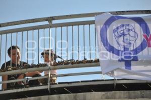 MANIFESTACIÓN . FRENTE INTERNACIONAL DE MUJERES