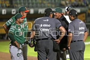 BÉISBOL . PERICOS VS LEONES