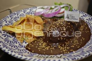 CANIRAC . MOLE POBLANO