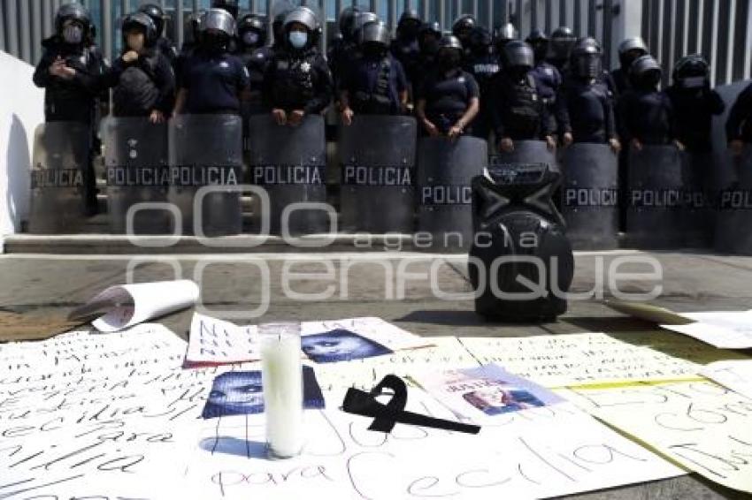 MANIFESTACIÓN . JUSTICIA CECILIA MONZÓN