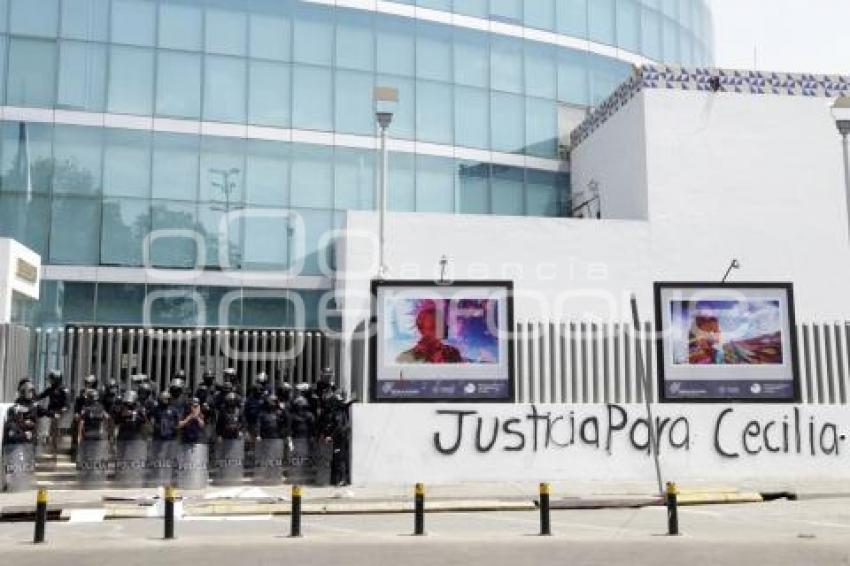 MANIFESTACIÓN . JUSTICIA CECILIA MONZÓN