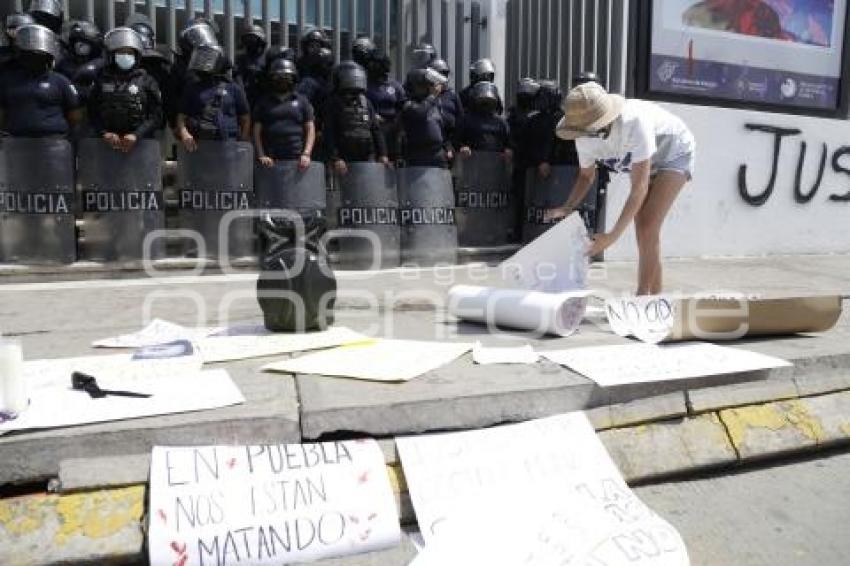 MANIFESTACIÓN . JUSTICIA CECILIA MONZÓN