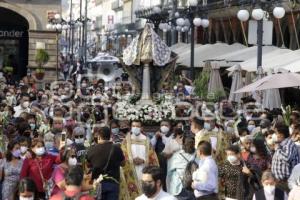 PROCESIÓN . VIRGEN DE LA DEFENSA