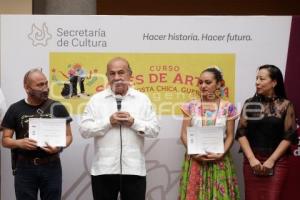 CULTURA . ENTREGA DE RECONOCIMIENTOS