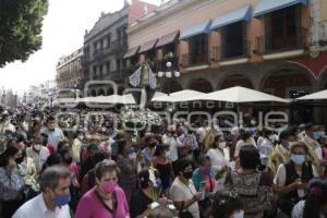 PROCESIÓN . VIRGEN DE LA DEFENSA