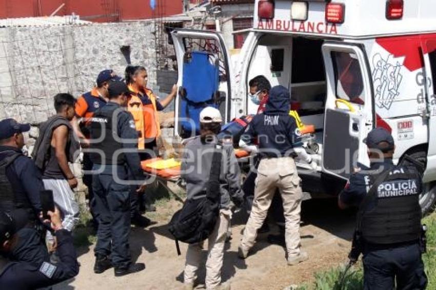 SEGURIDAD . MUJER BARRANCA