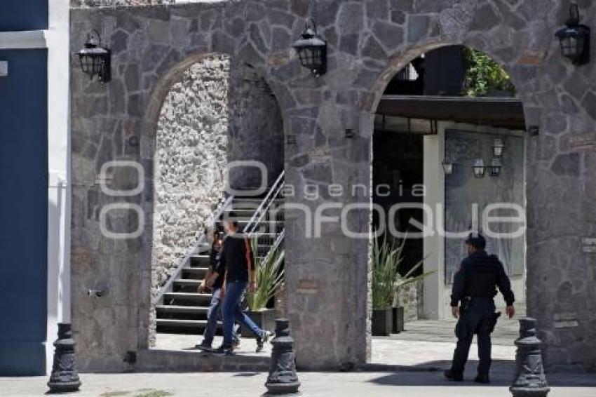 PARQUE CIRINEO . RETIRO DE PUERTAS