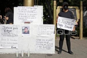 PROTESTA . ENTRENADOR PÓKEMON